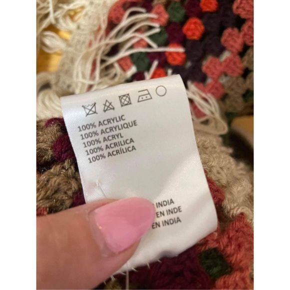 Free People Weekend Getaway Crochet Poncho Size OS - Picture 5 of 5